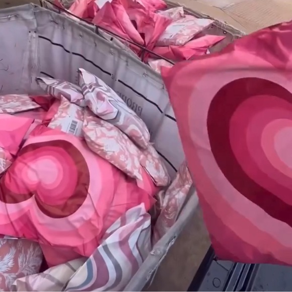 Hearts ❤️ Poly Mailers 10x13 Pack of 25 - Picture 4 of 5